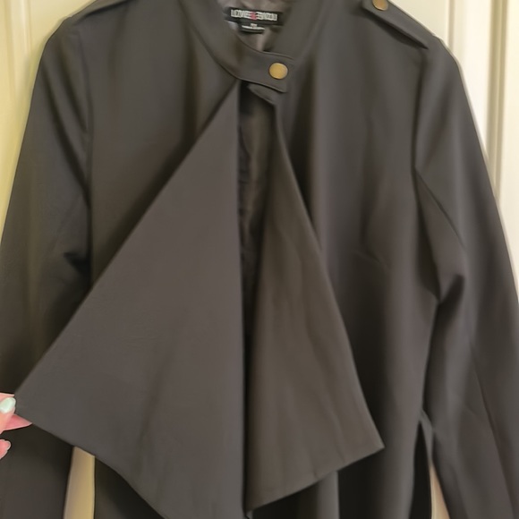 Gorgeous black trench style coat with tie waist - Picture 2 of 8